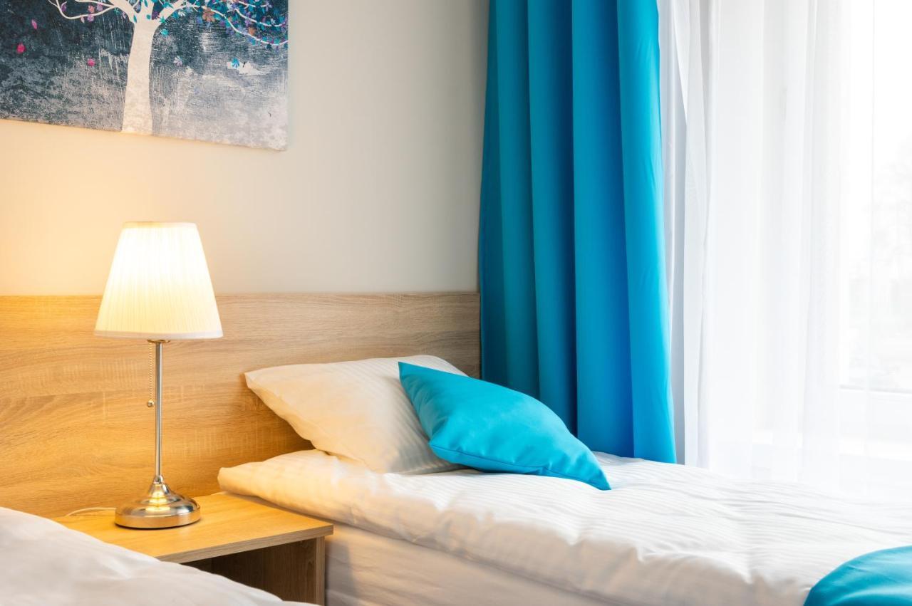 Aparthotel Astoria Fly Modlin Airport à Pomiechówek Extérieur photo